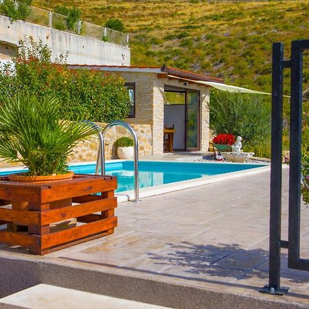 Hill Apartment With Private Pool Kučine Εξωτερικό φωτογραφία
