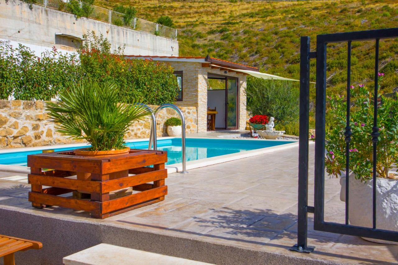 Hill Apartment With Private Pool Kučine Εξωτερικό φωτογραφία